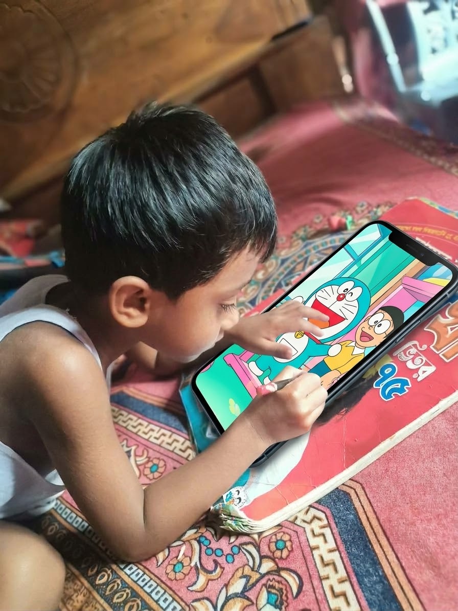 ১০ বছরের আগেই স্মার্টফোন ব্যবহারে ঝুঁকিতে শিশুদের মানসিক স্বাস্থ্য